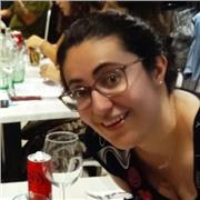 Laureata in lettere moderne, con molta esperienza nell'insegnamento di materie umanistiche per ragazzi/e delle scuole medie e superiori